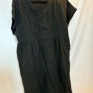 Flowy Black V-Neck Linen Knee Length Dress